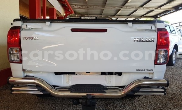 Buy Used Toyota Hilux White Car in Maseru in Maseru Buy Used Toyota Hilux White Car in Maseru in Maseru