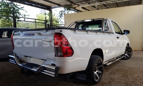 Buy Used Toyota Hilux White Car in Maseru in Maseru Buy Used Toyota Hilux White Car in Maseru in Maseru