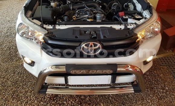 Buy Used Toyota Hilux White Car in Maseru in Maseru Buy Used Toyota Hilux White Car in Maseru in Maseru