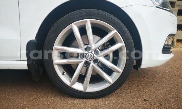 اشتري مستعمل Volkswagen Polo White سيارة في Hlotse في Leribe اشتري مستعمل Volkswagen Polo White سيارة في Hlotse في Leribe