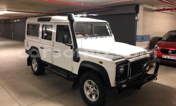 Buy Used Land Rover Defender White Car in Maseru in Maseru Buy Used Land Rover Defender White Car in Maseru in Maseru