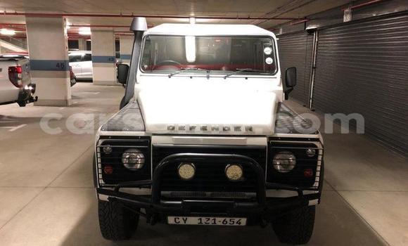 Buy Used Land Rover Defender White Car in Maseru in Maseru Buy Used Land Rover Defender White Car in Maseru in Maseru