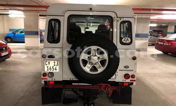 Buy Used Land Rover Defender White Car in Maseru in Maseru Buy Used Land Rover Defender White Car in Maseru in Maseru