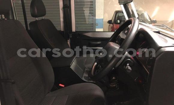 Buy Used Land Rover Defender White Car in Maseru in Maseru Buy Used Land Rover Defender White Car in Maseru in Maseru