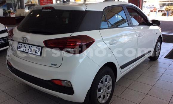 Sayi Na hannu Hyundai i20 White Mota in Maseru a Maseru Sayi Na hannu Hyundai i20 White Mota in Maseru a Maseru