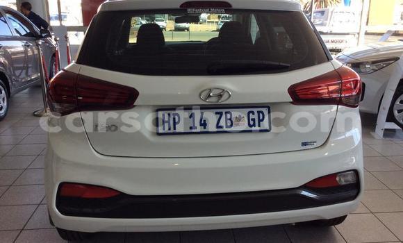 Sayi Na hannu Hyundai i20 White Mota in Maseru a Maseru Sayi Na hannu Hyundai i20 White Mota in Maseru a Maseru