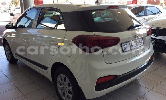 Sayi Na hannu Hyundai i20 White Mota in Maseru a Maseru Sayi Na hannu Hyundai i20 White Mota in Maseru a Maseru
