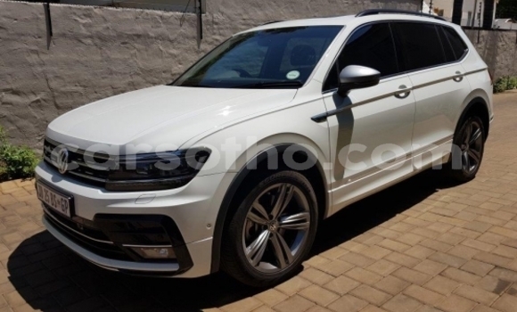 اشتري مستعمل Volkswagen Tiguan White سيارة في Maseru في Maseru اشتري مستعمل Volkswagen Tiguan White سيارة في Maseru في Maseru