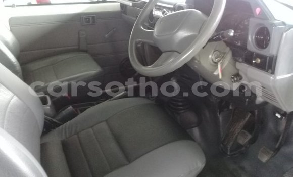 Buy Used Toyota Land Cruiser White Car in Maseru in Maseru Buy Used Toyota Land Cruiser White Car in Maseru in Maseru