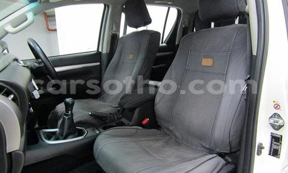 Acheter Occasion Voiture Toyota Hilux Blanc à Maseru, Maseru Acheter Occasion Voiture Toyota Hilux Blanc à Maseru, Maseru