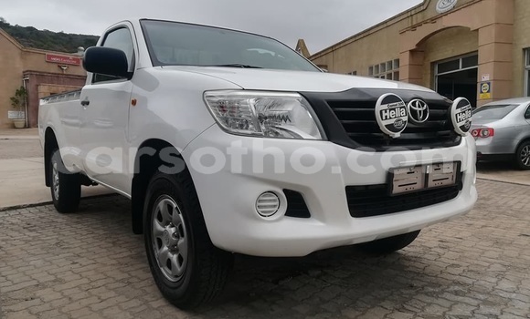 Buy Used Toyota Hilux White Car in Maseru in Maseru Buy Used Toyota Hilux White Car in Maseru in Maseru