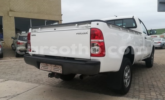 Buy Used Toyota Hilux White Car in Maseru in Maseru Buy Used Toyota Hilux White Car in Maseru in Maseru