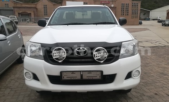 Buy Used Toyota Hilux White Car in Maseru in Maseru Buy Used Toyota Hilux White Car in Maseru in Maseru
