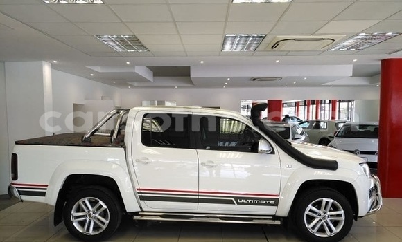 Buy Used Volkswagen Amarok White Car in Maseru in Maseru Buy Used Volkswagen Amarok White Car in Maseru in Maseru