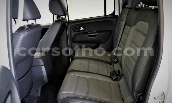 Sayi Na hannu Volkswagen Amarok White Mota in Roma a Maseru Sayi Na hannu Volkswagen Amarok White Mota in Roma a Maseru