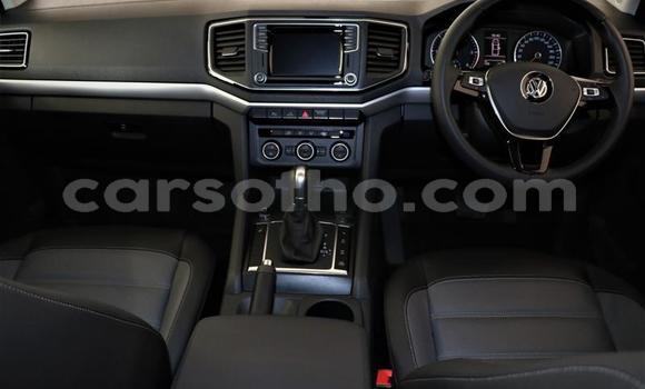 Sayi Na hannu Volkswagen Amarok White Mota in Roma a Maseru Sayi Na hannu Volkswagen Amarok White Mota in Roma a Maseru