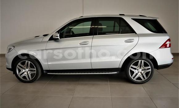 Sayi Na hannu Mercedes-Benz ML–Class Silver Mota in Roma a Maseru Sayi Na hannu Mercedes-Benz ML–Class Silver Mota in Roma a Maseru