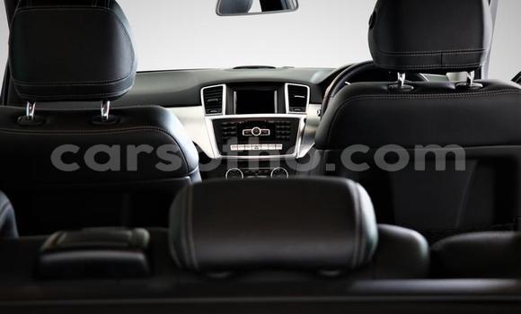 Sayi Na hannu Mercedes-Benz ML–Class Silver Mota in Roma a Maseru Sayi Na hannu Mercedes-Benz ML–Class Silver Mota in Roma a Maseru