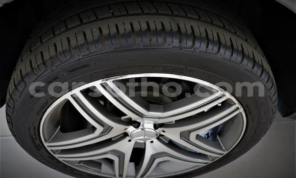 Sayi Na hannu Mercedes-Benz ML–Class Silver Mota in Roma a Maseru Sayi Na hannu Mercedes-Benz ML–Class Silver Mota in Roma a Maseru