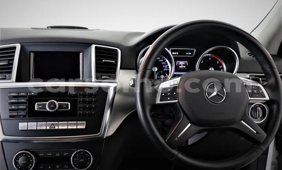 Sayi Na hannu Mercedes-Benz ML–Class Silver Mota in Roma a Maseru Sayi Na hannu Mercedes-Benz ML–Class Silver Mota in Roma a Maseru