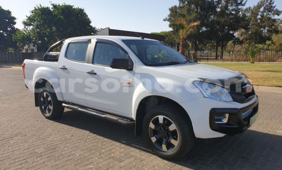 Acheter Occasion Voiture Isuzu KB Blanc à Maputsoe, Leribe Acheter Occasion Voiture Isuzu KB Blanc à Maputsoe, Leribe