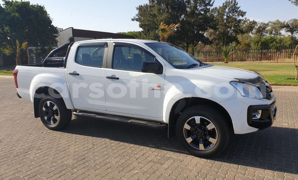 Acheter Occasion Voiture Isuzu KB Blanc à Maputsoe, Leribe Acheter Occasion Voiture Isuzu KB Blanc à Maputsoe, Leribe