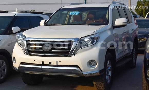 Acheter Import Voiture Toyota Prado Blanc à Import - Dubai, Maseru Acheter Import Voiture Toyota Prado Blanc à Import - Dubai, Maseru