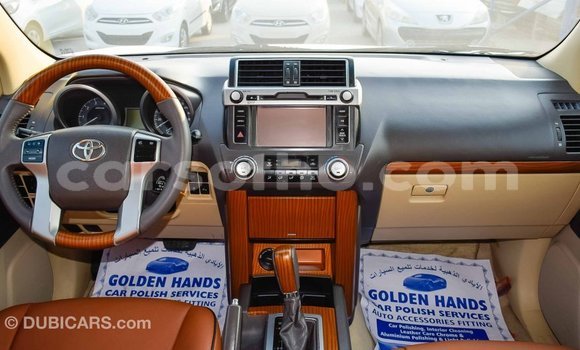 Acheter Import Voiture Toyota Prado Blanc à Import - Dubai, Maseru Acheter Import Voiture Toyota Prado Blanc à Import - Dubai, Maseru