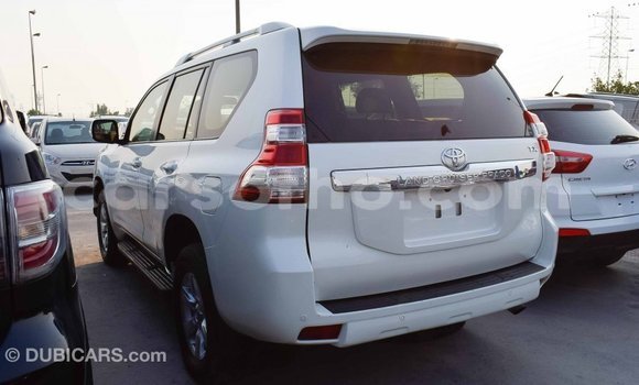 Acheter Import Voiture Toyota Prado Blanc à Import - Dubai, Maseru Acheter Import Voiture Toyota Prado Blanc à Import - Dubai, Maseru