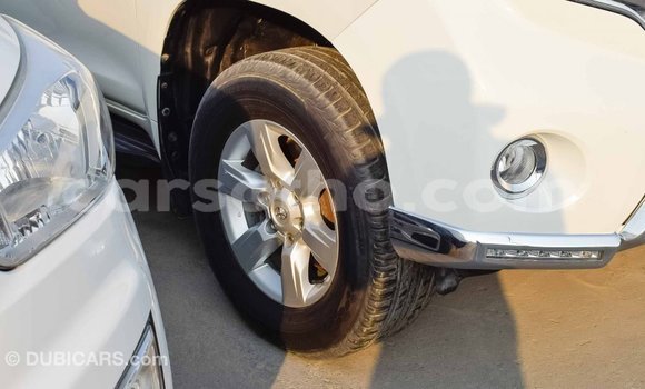 Acheter Import Voiture Toyota Prado Blanc à Import - Dubai, Maseru Acheter Import Voiture Toyota Prado Blanc à Import - Dubai, Maseru