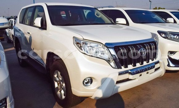 Acheter Import Voiture Toyota Prado Blanc à Import - Dubai, Maseru Acheter Import Voiture Toyota Prado Blanc à Import - Dubai, Maseru