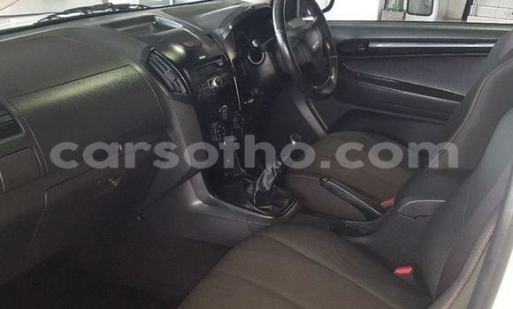 اشتري مستعمل Toyota Yaris Red سيارة في Maseru في Maseru اشتري مستعمل Toyota Yaris Red سيارة في Maseru في Maseru