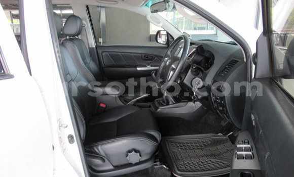 اشتري مستعمل Toyota Hilux White سيارة في Maseru في Maseru اشتري مستعمل Toyota Hilux White سيارة في Maseru في Maseru