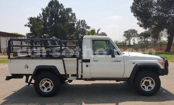 Acheter Occasion Voiture Toyota Land Cruiser Blanc à Maseru, Maseru Acheter Occasion Voiture Toyota Land Cruiser Blanc à Maseru, Maseru
