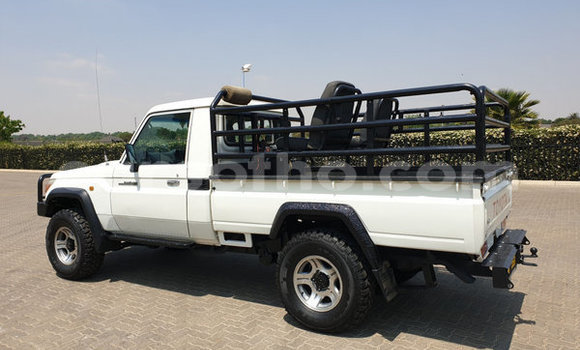 Acheter Occasion Voiture Toyota Land Cruiser Blanc à Maseru, Maseru Acheter Occasion Voiture Toyota Land Cruiser Blanc à Maseru, Maseru
