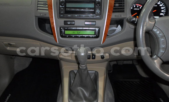 Acheter Occasion Voiture Toyota Fortuner Blanc à Maseru, Maseru Acheter Occasion Voiture Toyota Fortuner Blanc à Maseru, Maseru