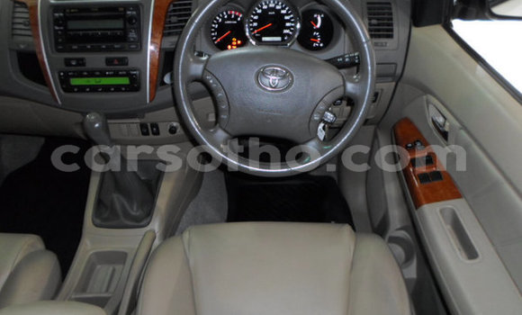 Acheter Occasion Voiture Toyota Fortuner Blanc à Maseru, Maseru Acheter Occasion Voiture Toyota Fortuner Blanc à Maseru, Maseru