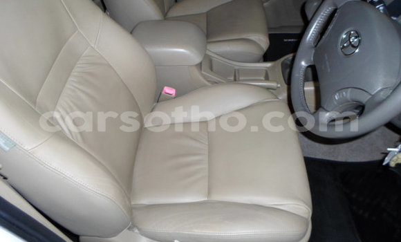 Acheter Occasion Voiture Toyota Fortuner Blanc à Maseru, Maseru Acheter Occasion Voiture Toyota Fortuner Blanc à Maseru, Maseru