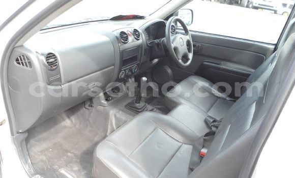 Buy Used Isuzu KB White Car in Mohale's Hoek in Mohale's Hoek Buy Used Isuzu KB White Car in Mohale's Hoek in Mohale's Hoek