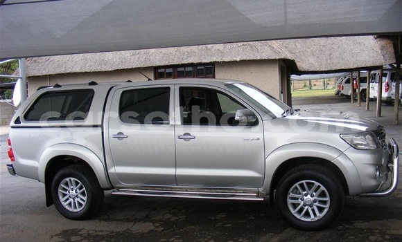 Buy Used Toyota Hilux Silver Car in Maseru in Maseru Buy Used Toyota Hilux Silver Car in Maseru in Maseru