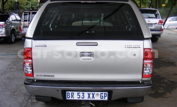 Buy Used Toyota Hilux Silver Car in Maseru in Maseru Buy Used Toyota Hilux Silver Car in Maseru in Maseru