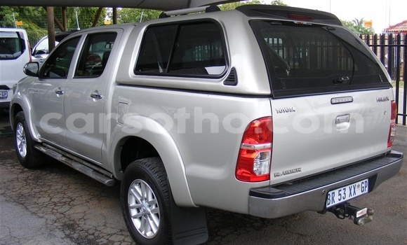 Buy Used Toyota Hilux Silver Car in Maseru in Maseru Buy Used Toyota Hilux Silver Car in Maseru in Maseru