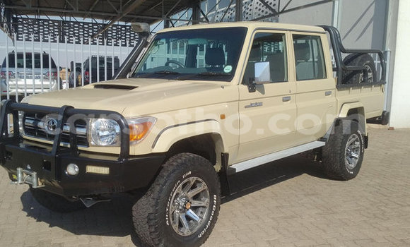 اشتري مستعمل Toyota Land Cruiser Beige سيارة في Maseru في Maseru اشتري مستعمل Toyota Land Cruiser Beige سيارة في Maseru في Maseru