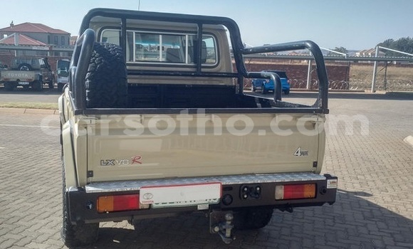 اشتري مستعمل Toyota Land Cruiser Beige سيارة في Maseru في Maseru اشتري مستعمل Toyota Land Cruiser Beige سيارة في Maseru في Maseru