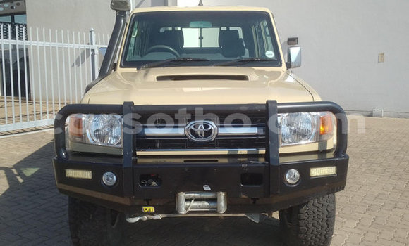 اشتري مستعمل Toyota Land Cruiser Beige سيارة في Maseru في Maseru اشتري مستعمل Toyota Land Cruiser Beige سيارة في Maseru في Maseru