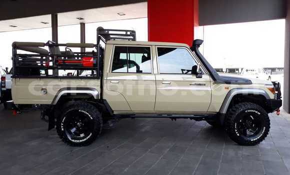 Buy Used Toyota Land Cruiser Beige Car in Maseru in Maseru Buy Used Toyota Land Cruiser Beige Car in Maseru in Maseru