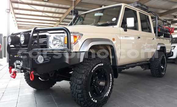Buy Used Toyota Land Cruiser Beige Car in Maseru in Maseru Buy Used Toyota Land Cruiser Beige Car in Maseru in Maseru