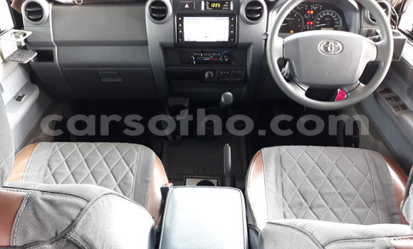 Buy Used Toyota Land Cruiser Beige Car in Maseru in Maseru Buy Used Toyota Land Cruiser Beige Car in Maseru in Maseru