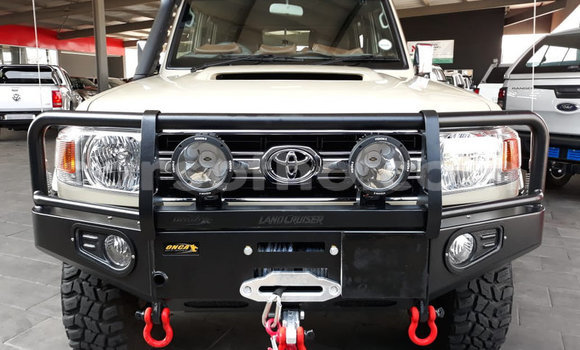 Buy Used Toyota Land Cruiser Beige Car in Maseru in Maseru Buy Used Toyota Land Cruiser Beige Car in Maseru in Maseru