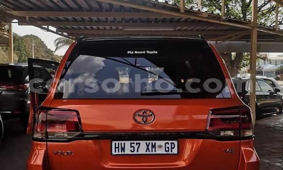 Buy Used Toyota Land Cruiser Prado Beige Car in Hlotse in Leribe Buy Used Toyota Land Cruiser Prado Beige Car in Hlotse in Leribe